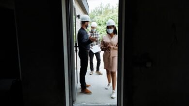 optimal builder with market influence